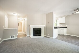 Perrin Village in Edmonds, WA - Building Photo - Building Photo