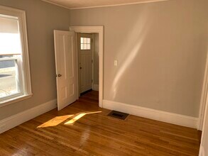 22 Greylock Rd, Unit 1 in Boston, MA - Building Photo - Building Photo