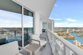 4111 S Ocean Dr in Hollywood, FL - Building Photo - Building Photo