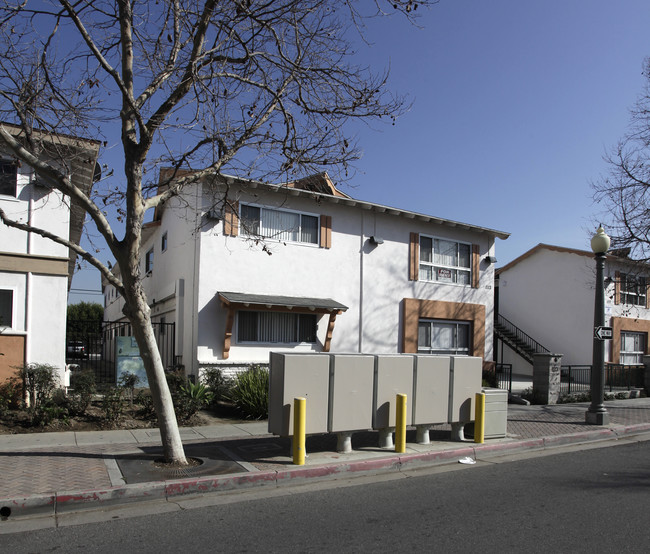 1113 S Minnie St in Santa Ana, CA - Building Photo - Building Photo