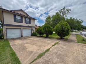 11701 Hidden Quail Dr in Austin, TX - Building Photo - Building Photo