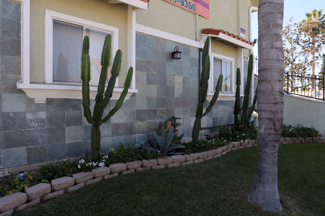 Casa Verde Apartments in La Mesa, CA - Building Photo