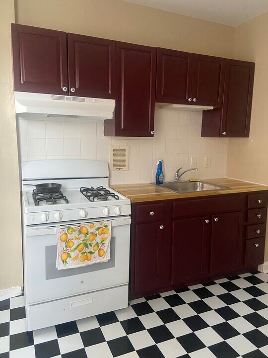 1202 S Wilton St, Unit #2 in Philadelphia, PA - Foto de edificio