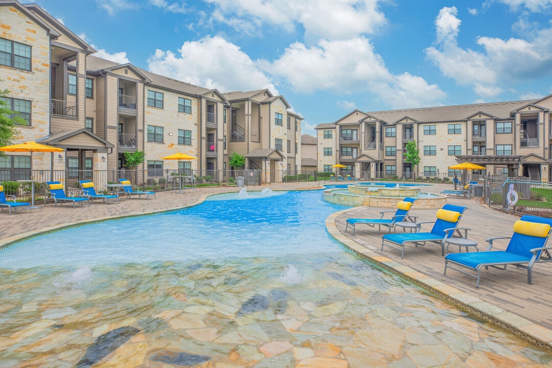 Willowbend in Humble, TX - Foto de edificio