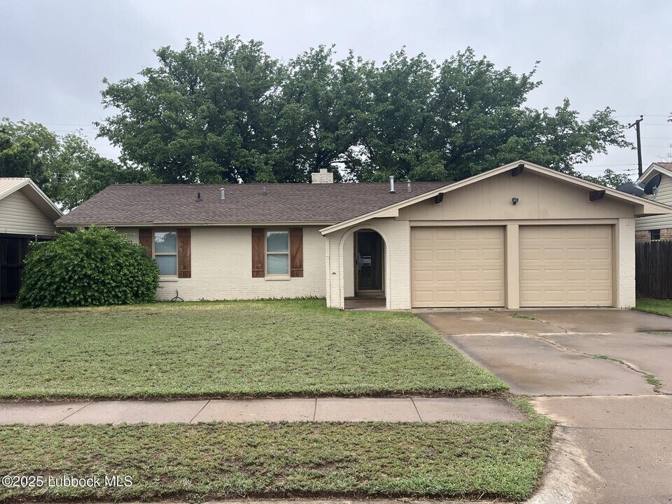 5427 12th St in Lubbock, TX - Building Photo