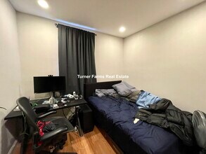 721 Parker St, Unit 1 in Boston, MA - Foto de edificio - Building Photo