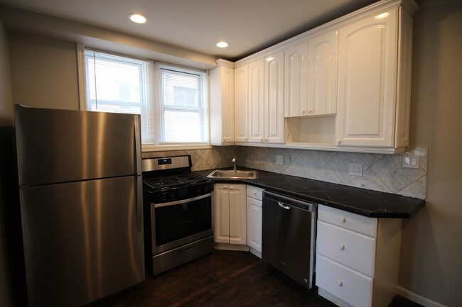 4252 N Keystone Ave, Unit 3N