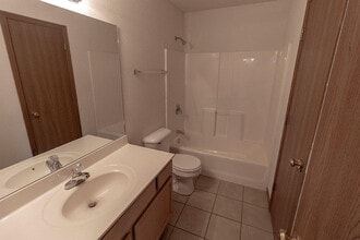 1635 Bold Ruler Ct in Columbia, MO - Building Photo - Building Photo