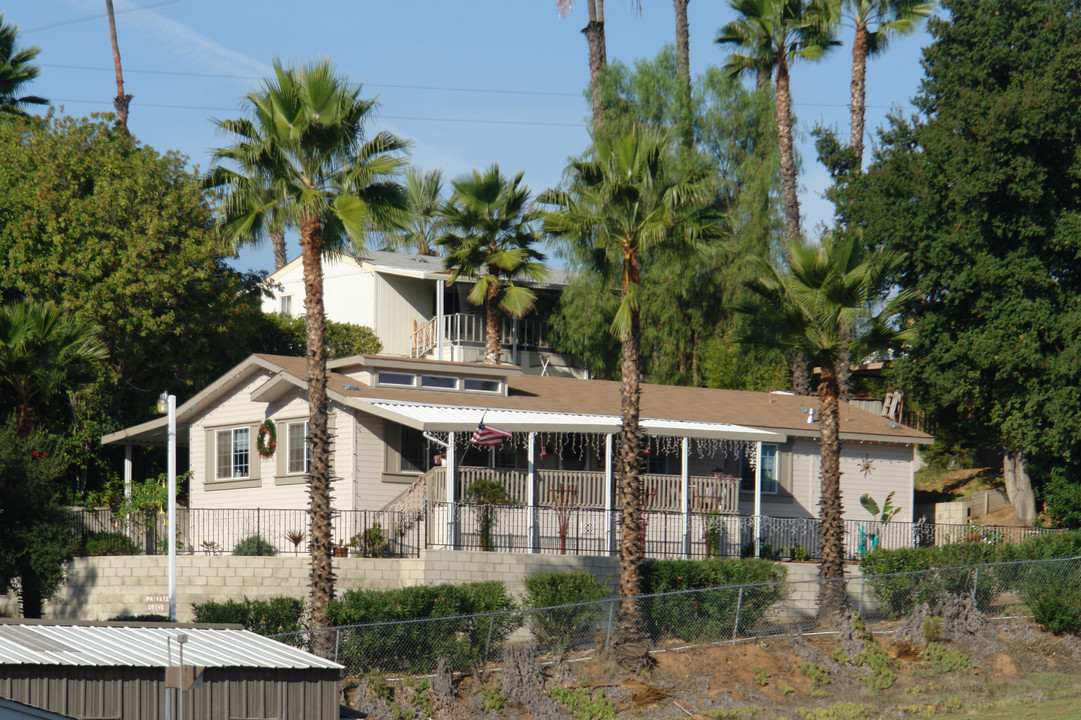 Rancho la Vista in Lakeside, CA - Building Photo