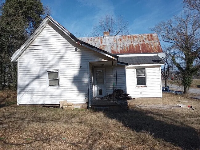 101 Church St in Gray Court, SC - Building Photo - Building Photo
