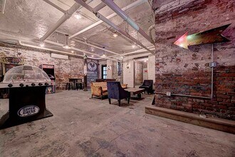 207 Madison St in New York, NY - Building Photo - Building Photo