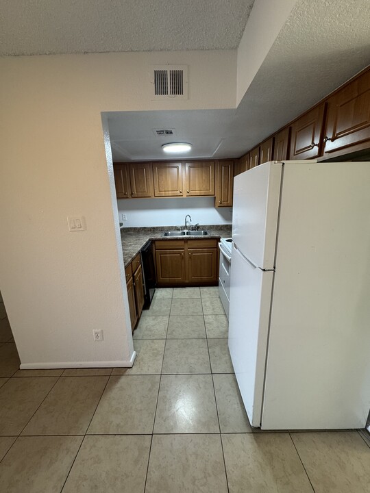 3810 N Maryvale Pky, Unit #2057 in Phoenix, AZ - Building Photo