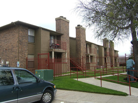 Pine Oaks Apartments