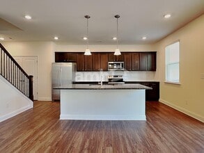 3224 Oakfields Rd in New Hill, NC - Foto de edificio - Building Photo