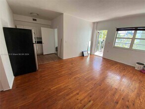 1755 Washington Ave, Unit 3B in Miami Beach, FL - Building Photo - Building Photo