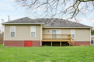 173 Putter Point Dr, Unit 8A in Gallatin, TN - Building Photo - Building Photo