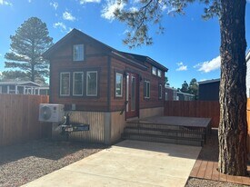 1411 N Fourth St in Flagstaff, AZ - Building Photo