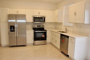 359 NE 16th St in Florida City, FL - Building Photo