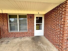 46 Sandalwood Wy in Somerset, KY - Building Photo