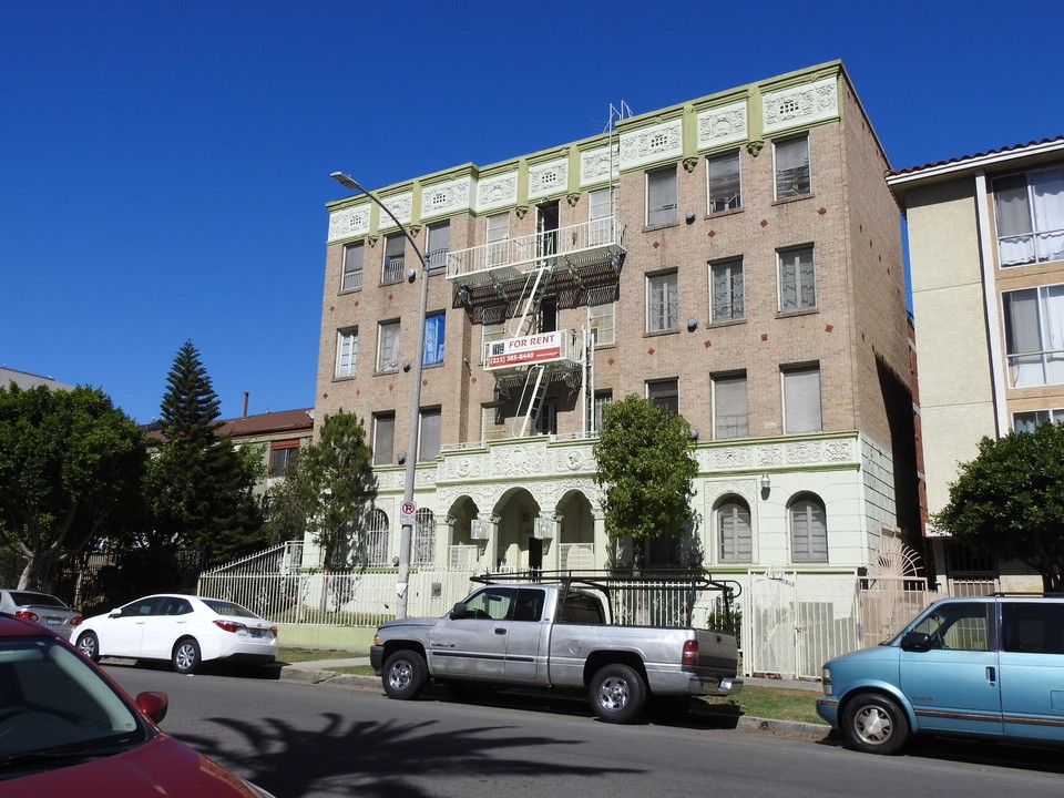 2975 Leeward Apartments in Los Angeles, CA - Foto de edificio