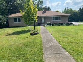 840 Highland Dr in Columbus, OH - Building Photo