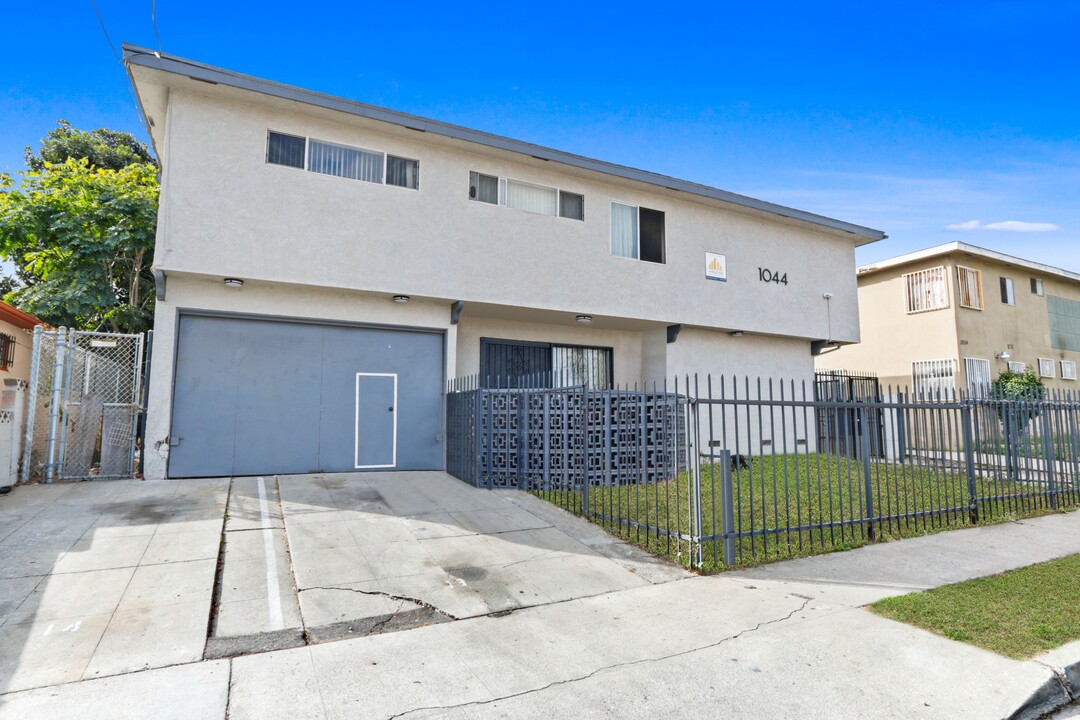 1044 W. 110th St. in Los Angeles, CA - Building Photo