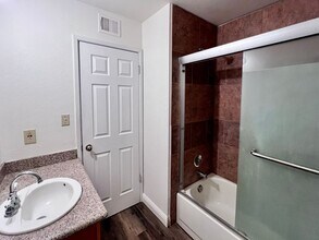 4647 W Austin Wy in Fresno, CA - Building Photo - Building Photo