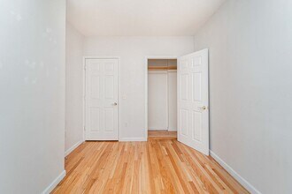2122 43rd St, Unit 1 in Astoria, NY - Building Photo - Building Photo