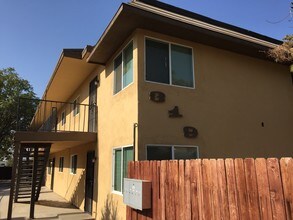 319 Monterey St in Bakersfield, CA - Foto de edificio - Building Photo