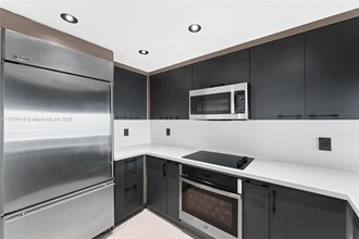 540 West Ave, Unit # 2211 in Miami Beach, FL - Building Photo - Building Photo