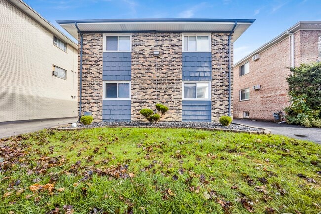 10339 McVicker Ave, Unit 2W