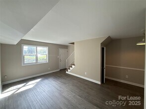 1613 N Sharon Amity Rd in Charlotte, NC - Building Photo - Building Photo