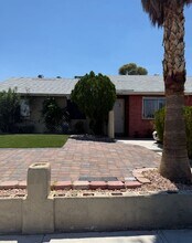 6239 Santa Maria Ave in Las Vegas, NV - Building Photo - Building Photo