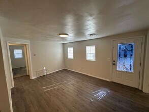 2317 SW 48th St in Oklahoma City, OK - Foto de edificio - Building Photo