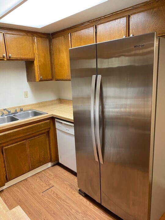 5100 Dunsmuir Rd, Unit 9 in Bakersfield, CA - Building Photo