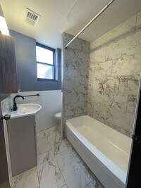 2905 Glenmore Ave photo'