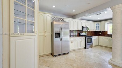 1299 W 77th St in Hialeah, FL - Building Photo - Building Photo