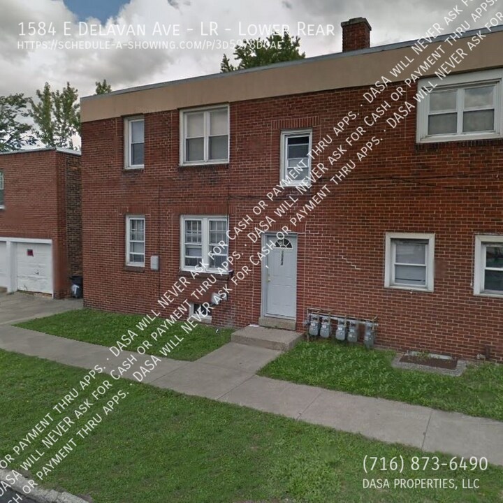 1584 E Delavan Ave in Cheektowaga, NY - Foto de edificio