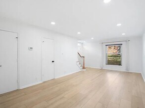 5025 Hillsboro Pike in Nashville, TN - Foto de edificio - Building Photo