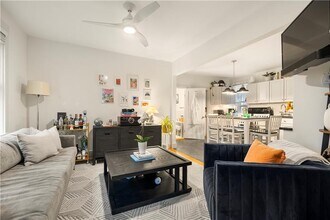 33 Marsh St in Newport, RI - Building Photo - Building Photo