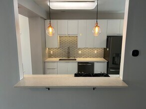 22674 Woodcreek Dr in Taylor, MI - Building Photo - Building Photo