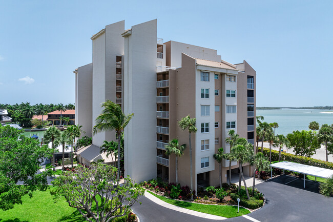 Eagle Cay Condominium