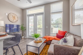 Legacy at The Standard in Gainesville, FL - Foto de edificio - Interior Photo