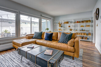 Admirals Cove in Alameda, CA - Building Photo - Interior Photo