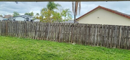 4725 SW 143rd Ave in Miami, FL - Building Photo - Building Photo