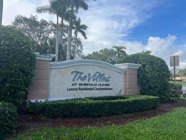 6394 Emerald Dunes Dr in West Palm Beach, FL - Building Photo - Building Photo