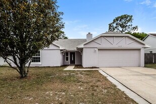 1029 Beckstrom Dr in Oviedo, FL - Building Photo
