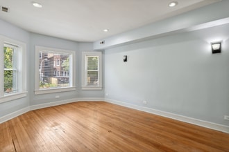 8045 S Maryland Ave in Chicago, IL - Building Photo - Building Photo