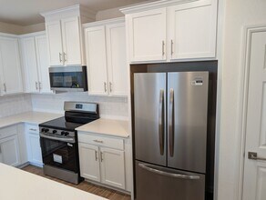 1672 Bloom Ave in Clovis, CA - Building Photo - Building Photo