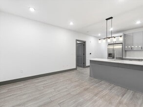 531 32nd St, Unit 405 in Union City, NJ - Foto de edificio - Building Photo